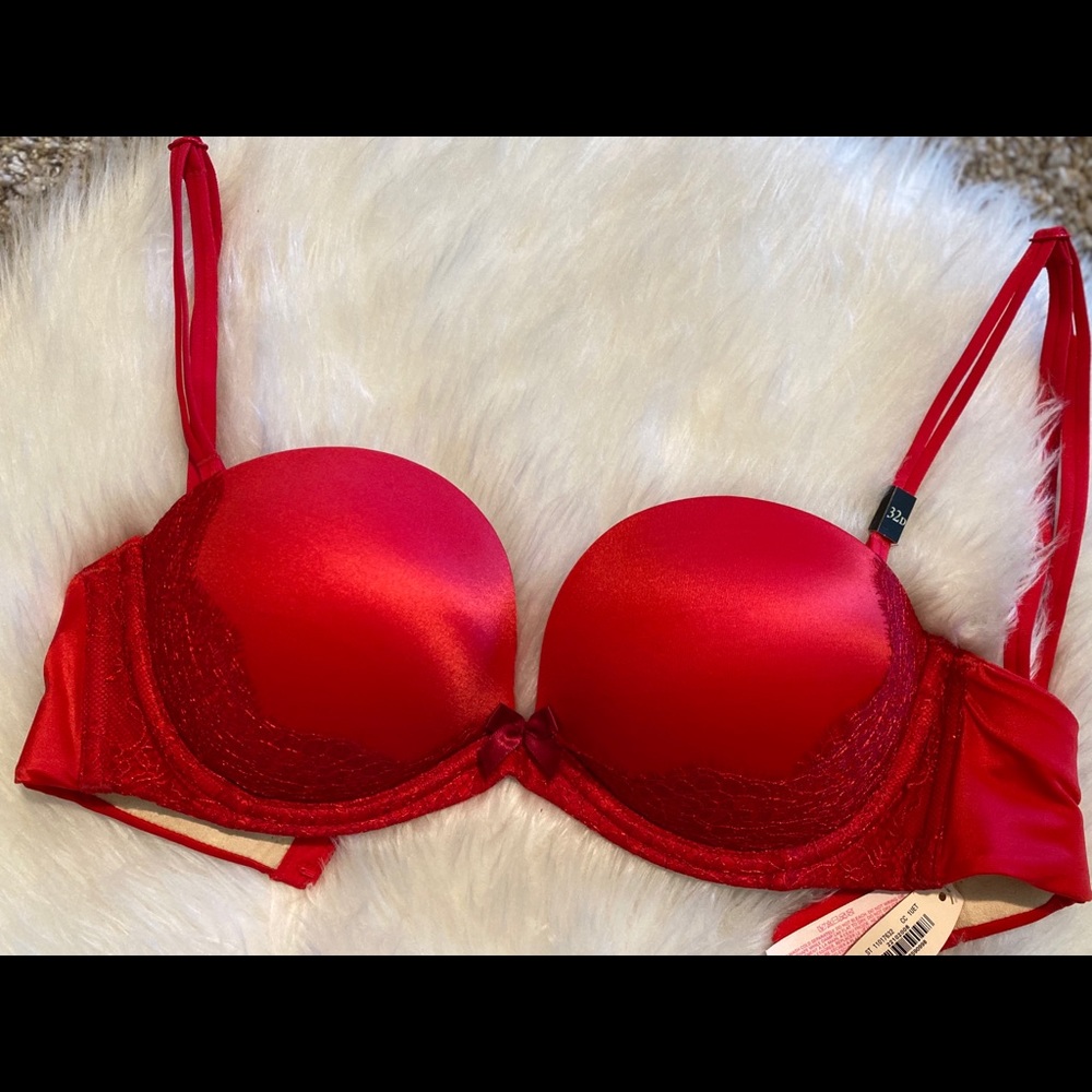 Victoria’s Secret Very Sexy Strapless. 32D